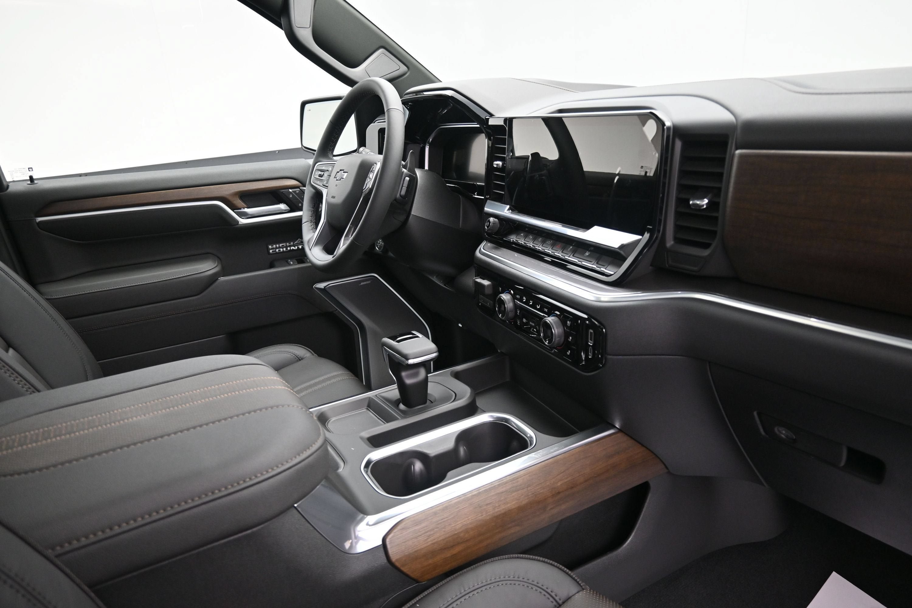 New 2026 Chevrolet Silverado 1500 High Country w/ Midnight Edition AWD/4WD image 33