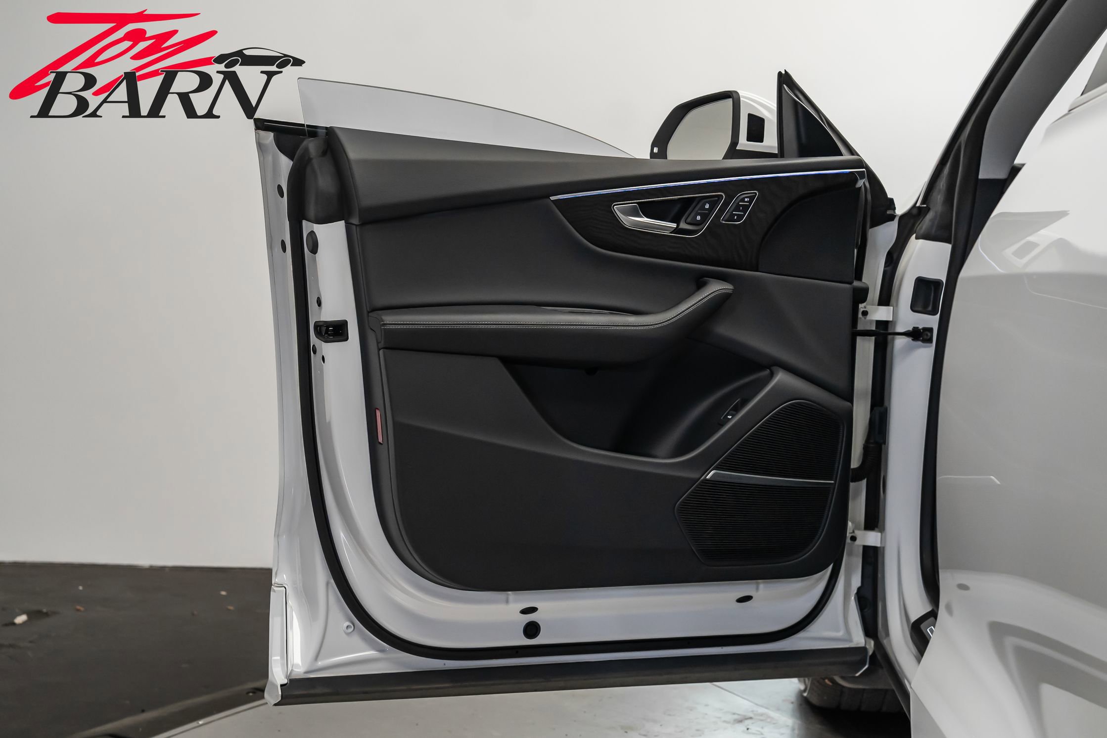 Used 2023 Audi Q8 Prestige image 19