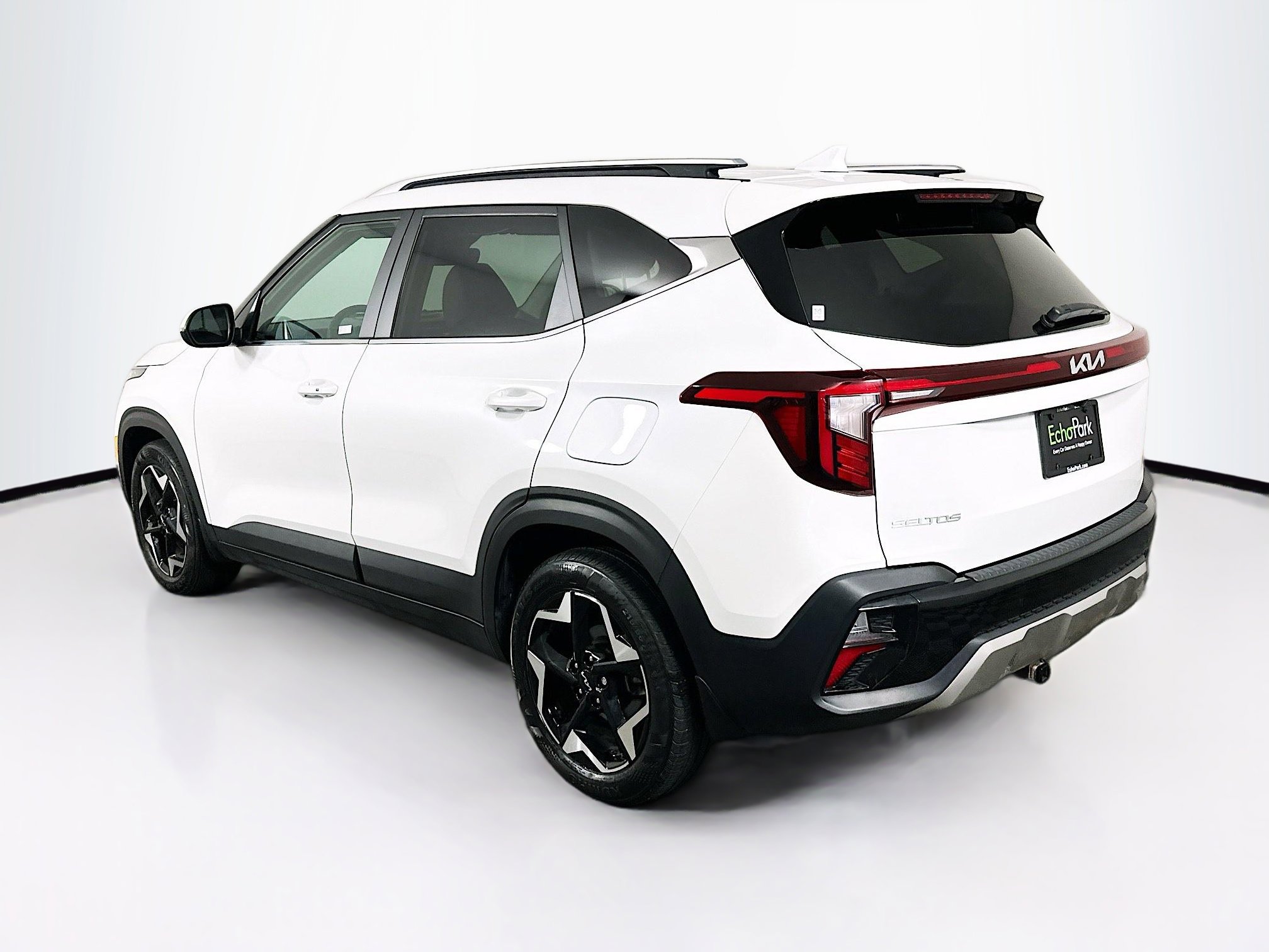 Used 2024 Kia Seltos EX FWD image 5