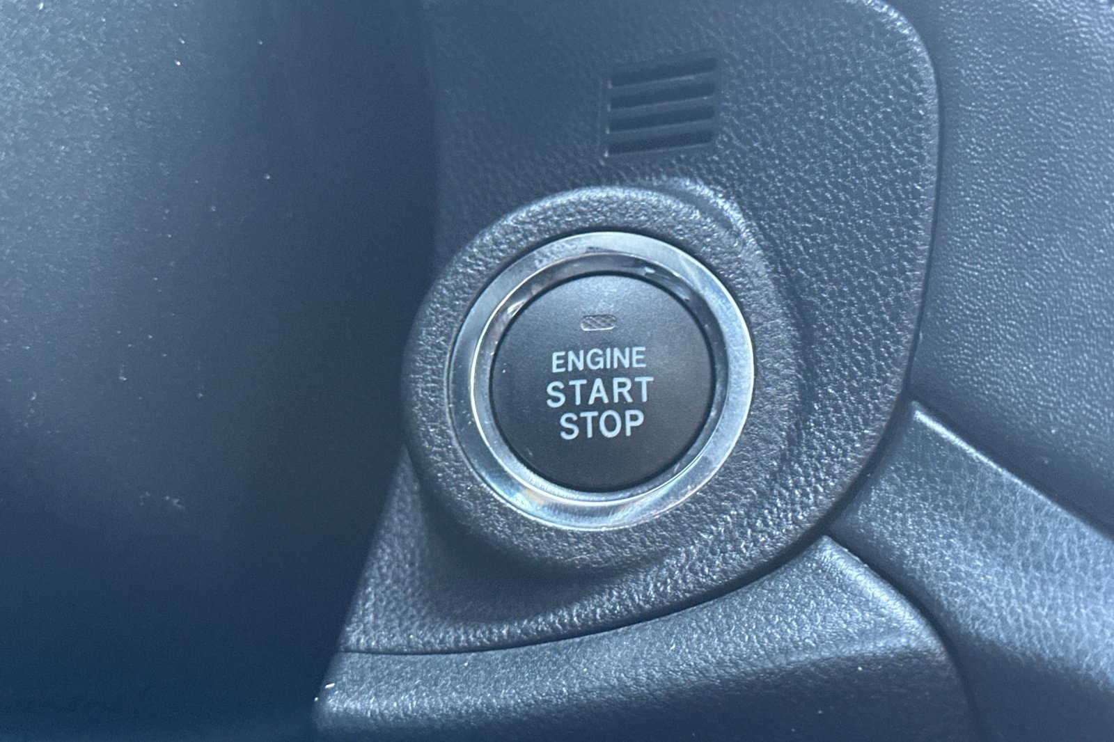 Used 2023 Subaru Outback Limited image 35