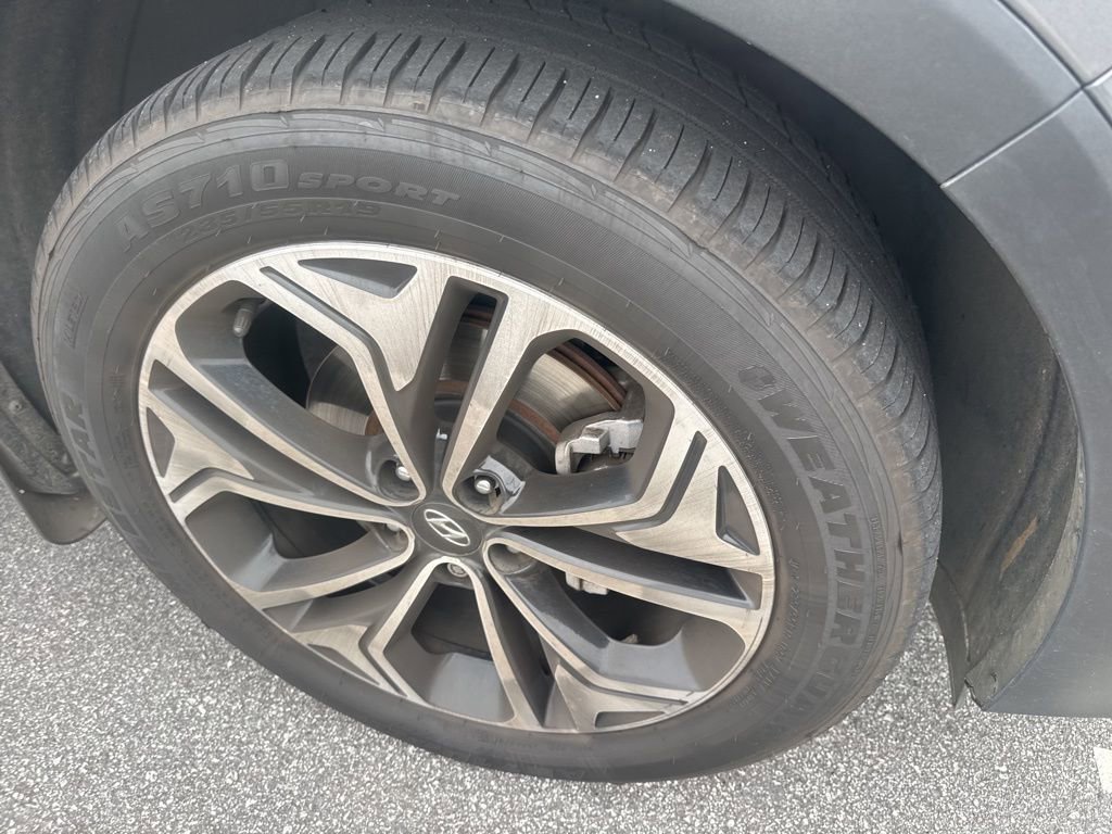 Used 2020 Hyundai Santa Fe Limited image 3