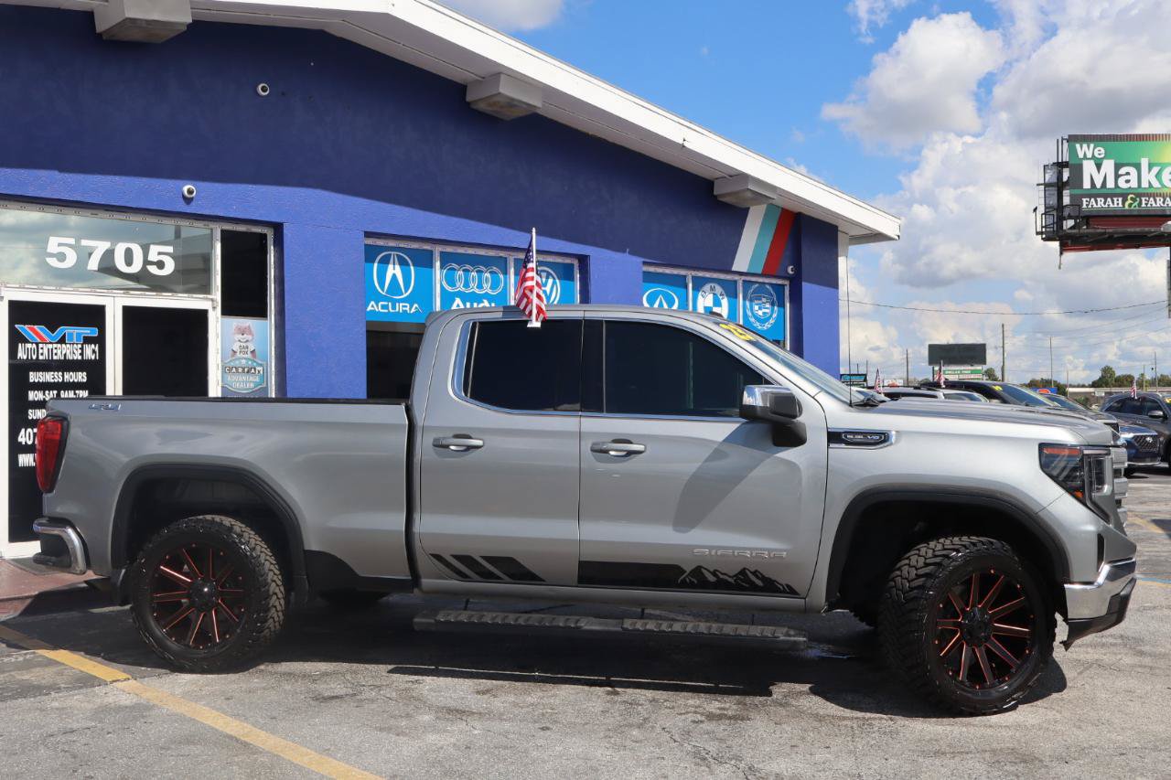 Used 2023 GMC Sierra 1500 SLE w/ Enhanced Capability Package AWD/4WD image 5