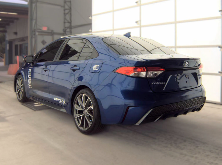 Used 2020 Toyota Corolla SE w/ SE Premium Package FWD image 2