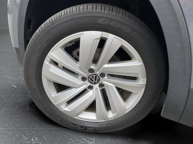 Used 2020 Volkswagen Atlas Cross Sport SE w/ Panoramic Sunroof Package image 39