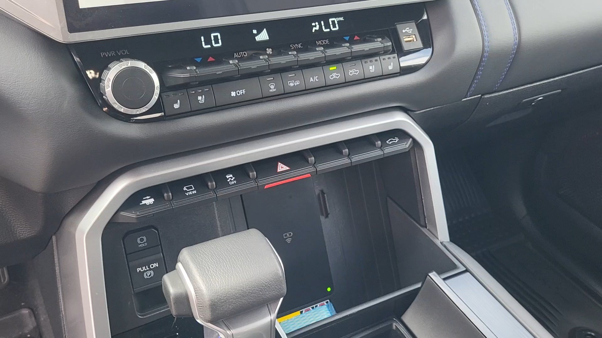 Used 2025 Toyota Tundra Platinum AWD/4WD image 18