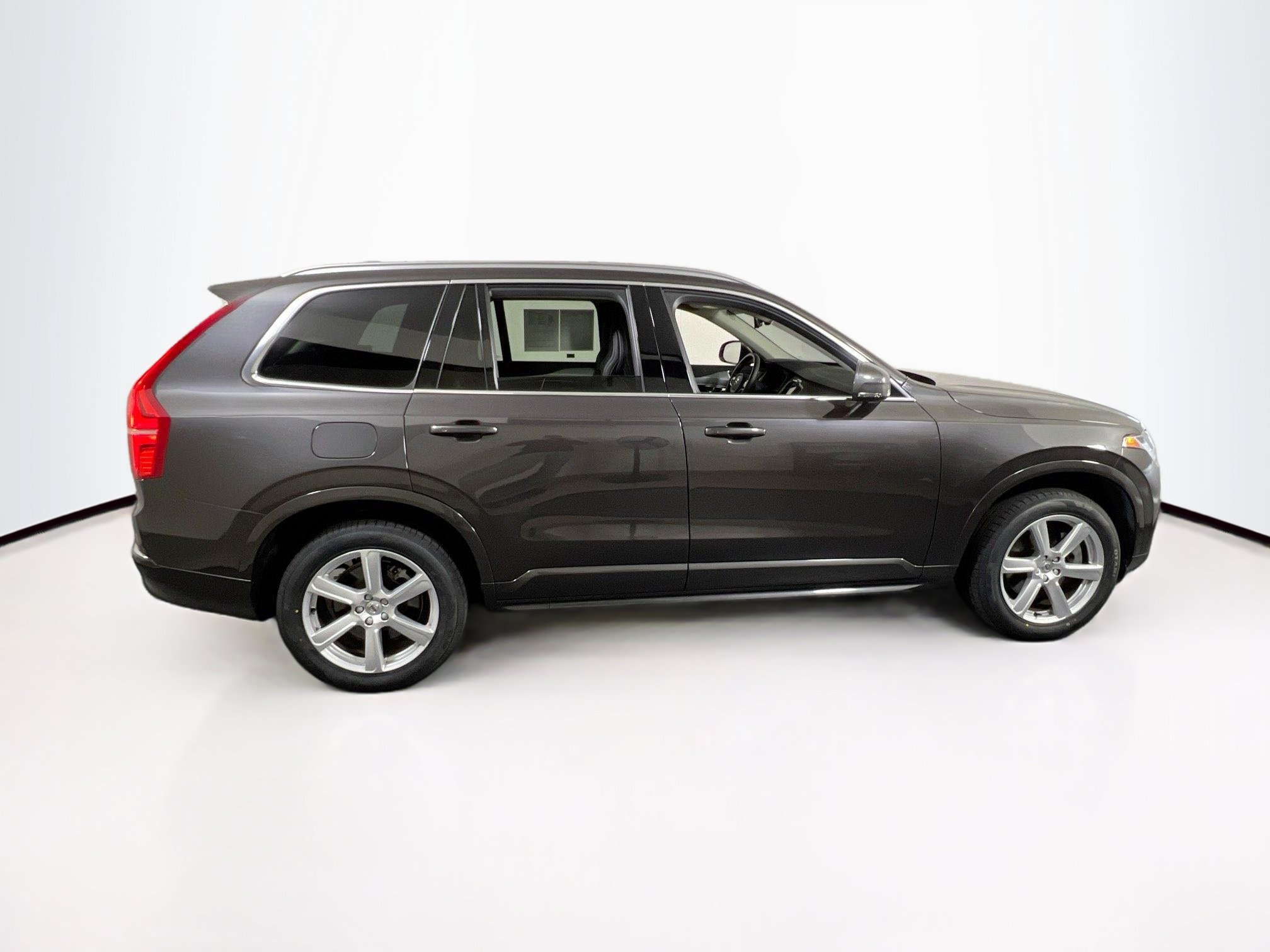 Used 2023 Volvo XC90 B5 Core AWD/4WD image 4