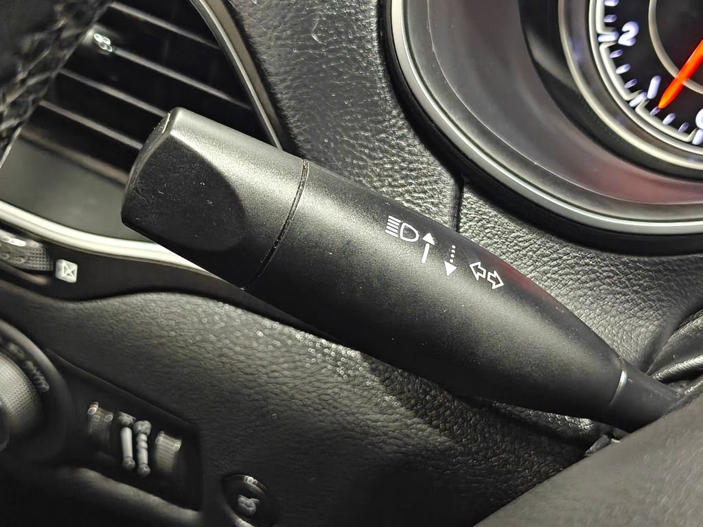 Used 2020 Jeep Cherokee Trailhawk image 59