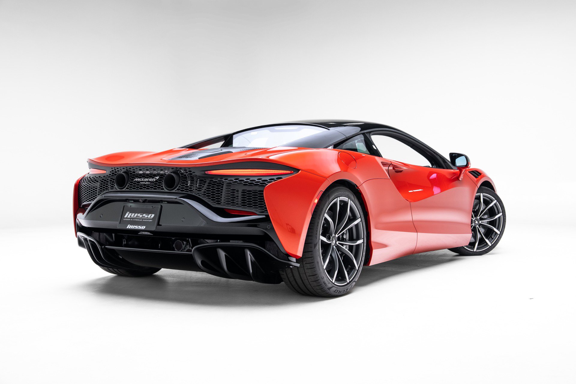 Used 2024 McLaren Artura image 39