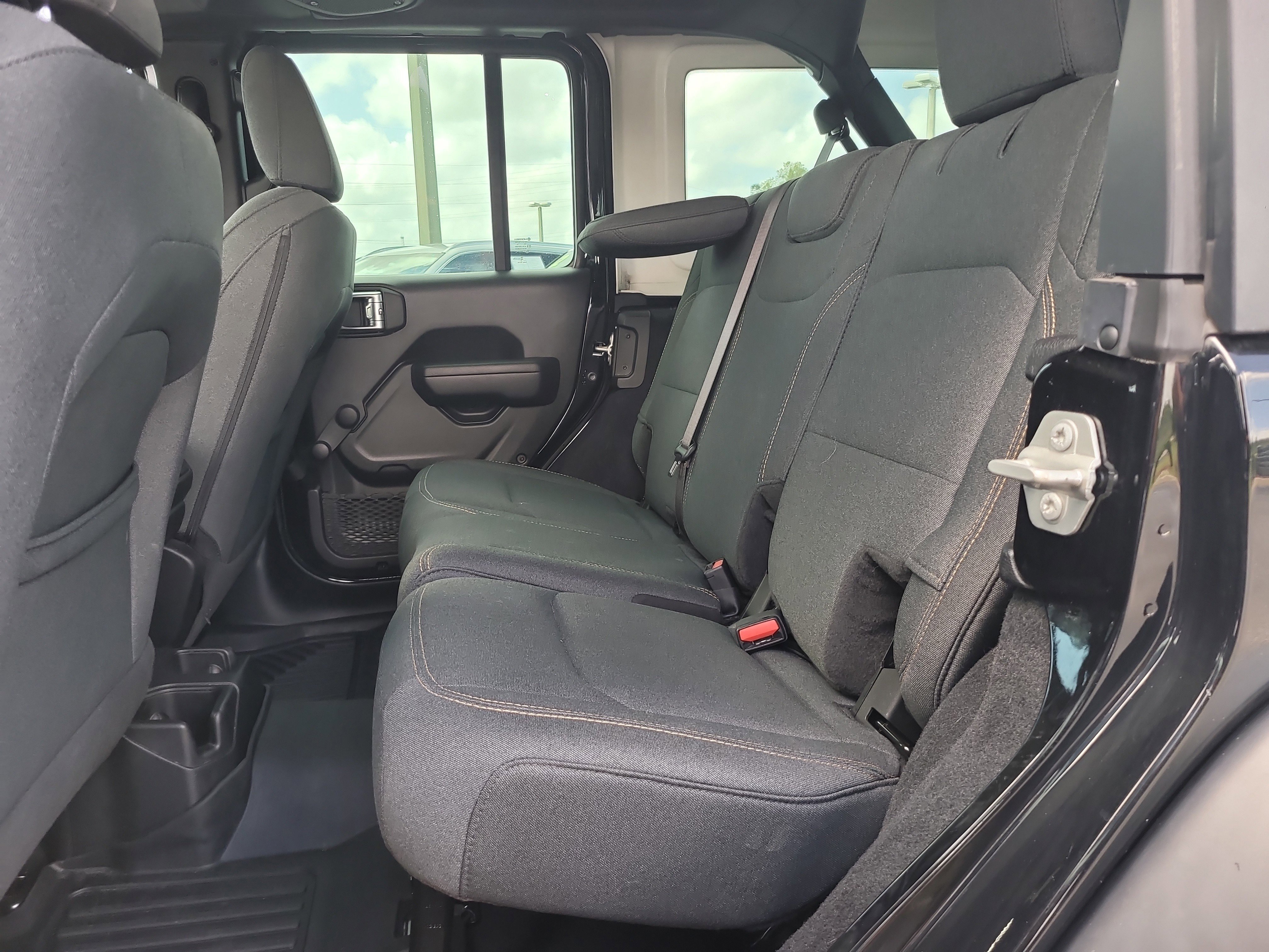 Used 2024 Jeep Wrangler Unlimited Sport AWD/4WD image 11