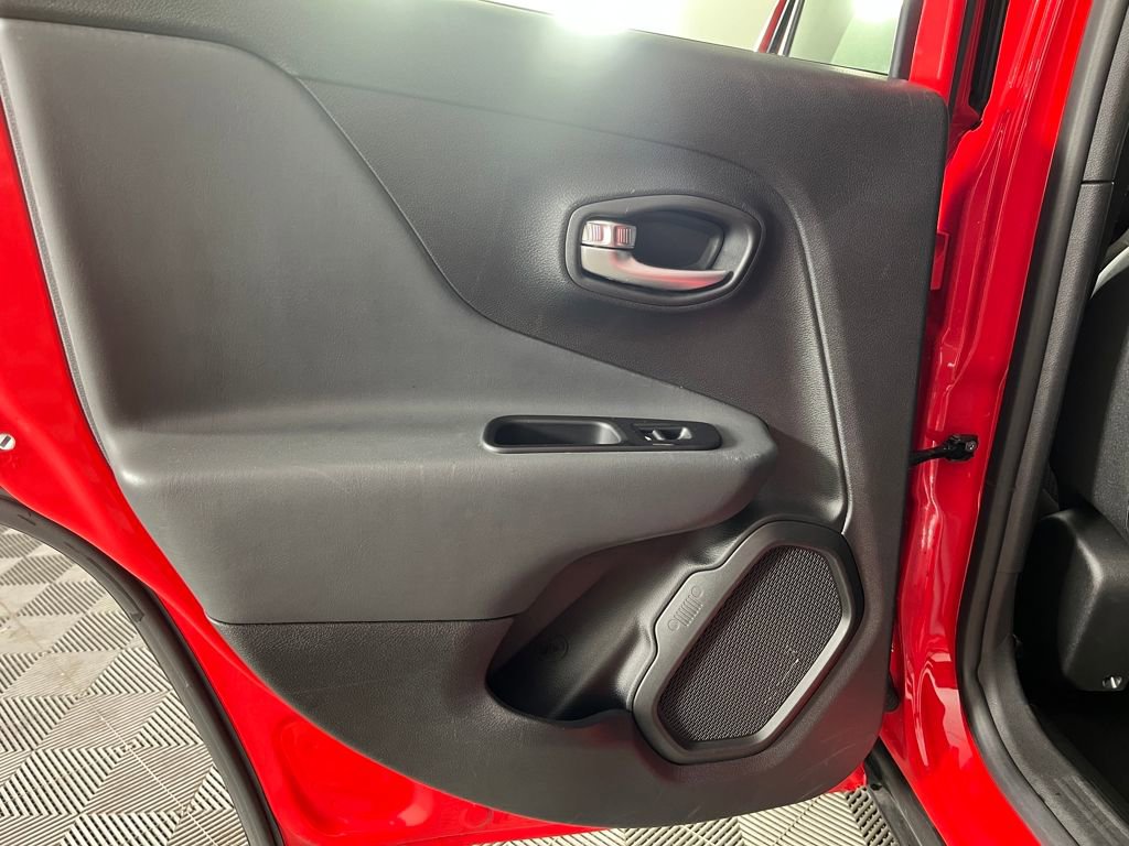 Used 2022 Jeep Renegade Altitude image 12