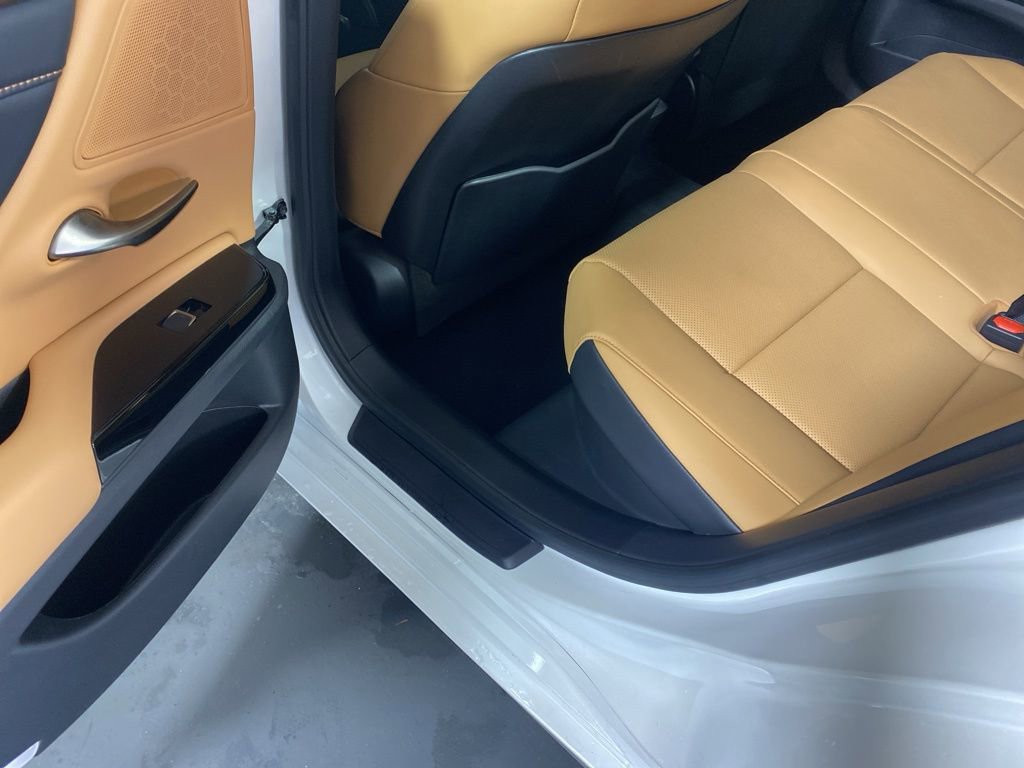Certified 2023 Lexus ES 300h w/ Premium Package image 27