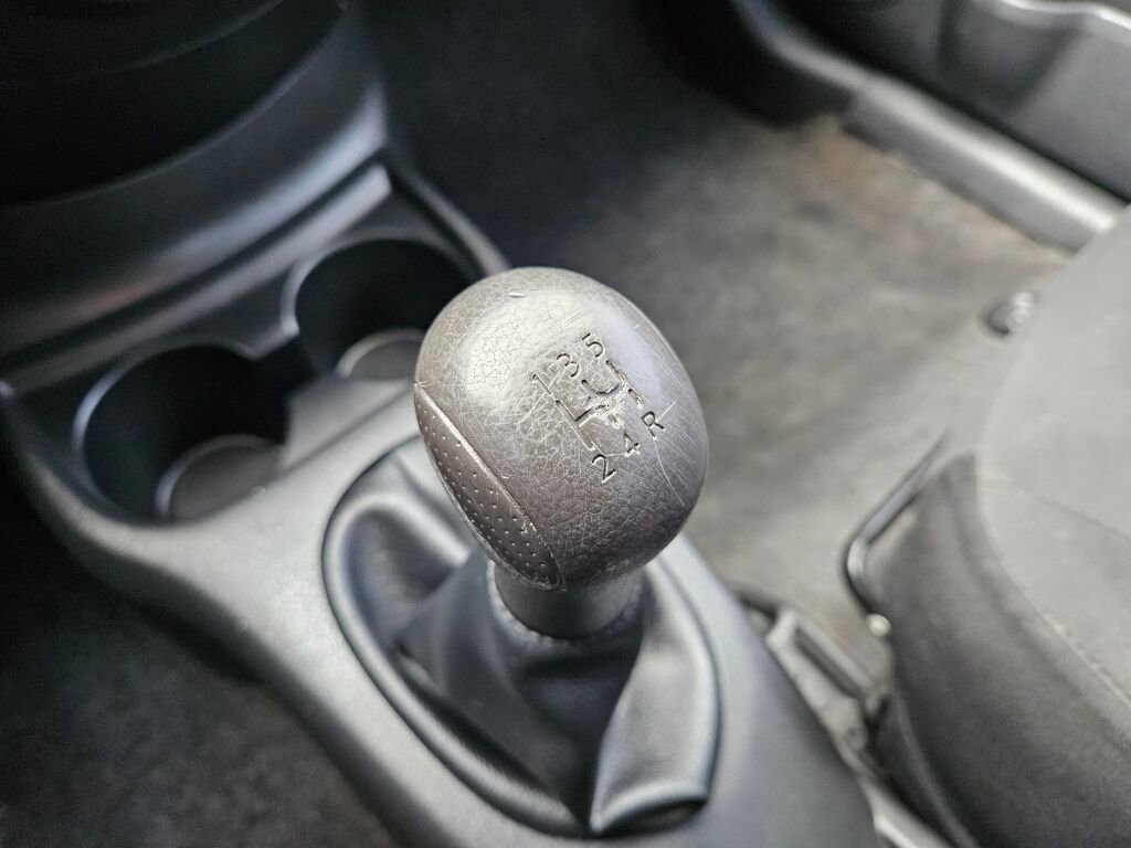 Used 2014 Nissan Versa S FWD image 18