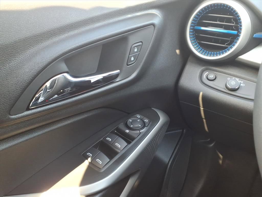 New 2026 Chevrolet Trax LS w/ LS Convenience Package image 20