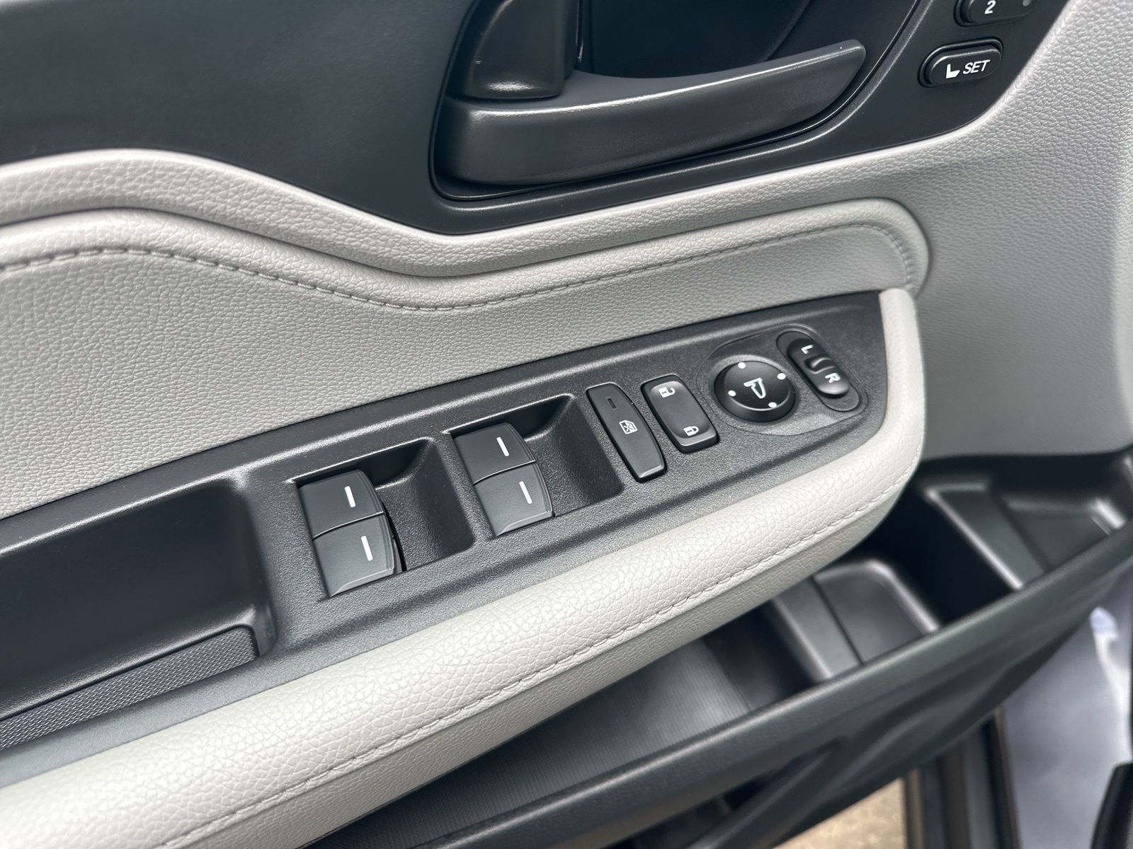 Used 2019 Honda Odyssey EX-L image 17