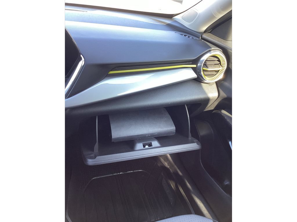 Used 2024 Chevrolet Trax LT FWD image 30