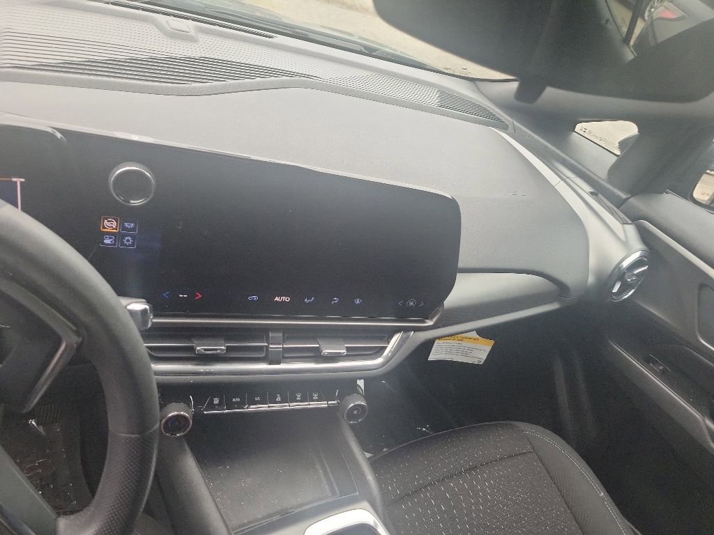 Used 2025 Chevrolet Equinox EV LT FWD image 25