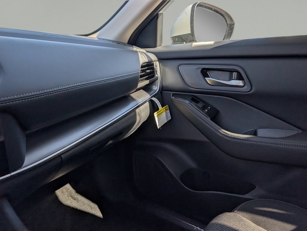 New 2026 Nissan Rogue SV FWD image 29
