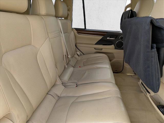 Used 2016 Lexus LX 570 4WD w/ Luxury Package image 20