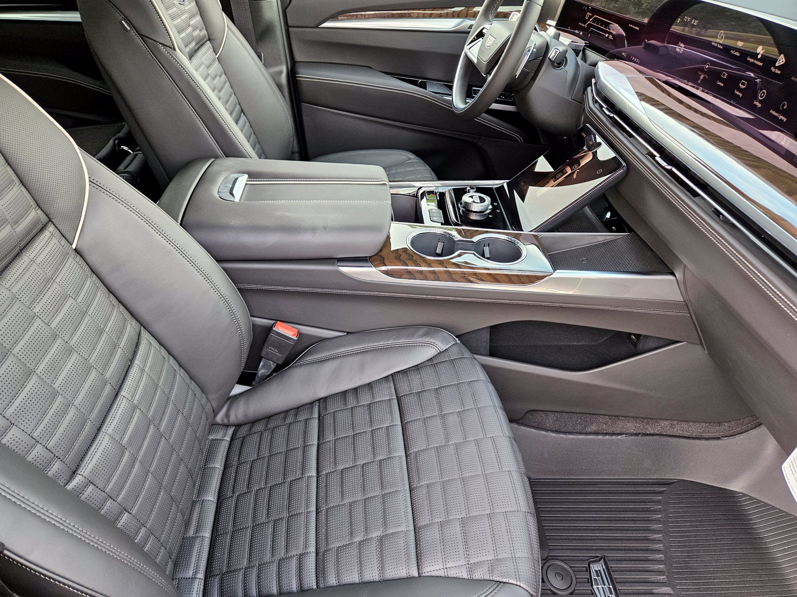 New 2026 Cadillac Escalade Platinum Sport w/ LPO, ONYX Package AWD/4WD image 10