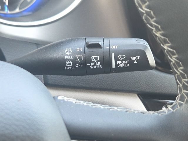 Used 2023 Chrysler Pacifica Touring-L FWD image 44