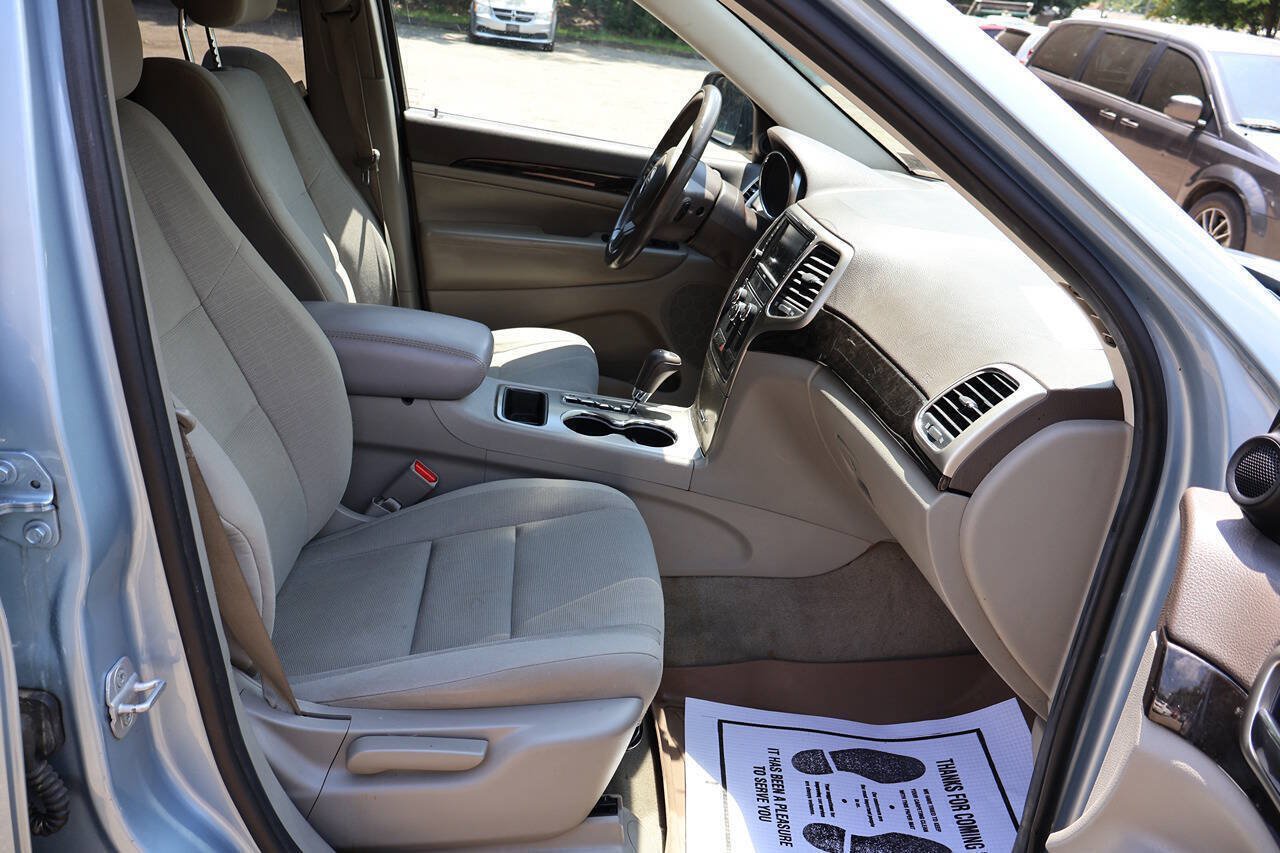 Used 2012 Jeep Grand Cherokee Laredo AWD/4WD image 22