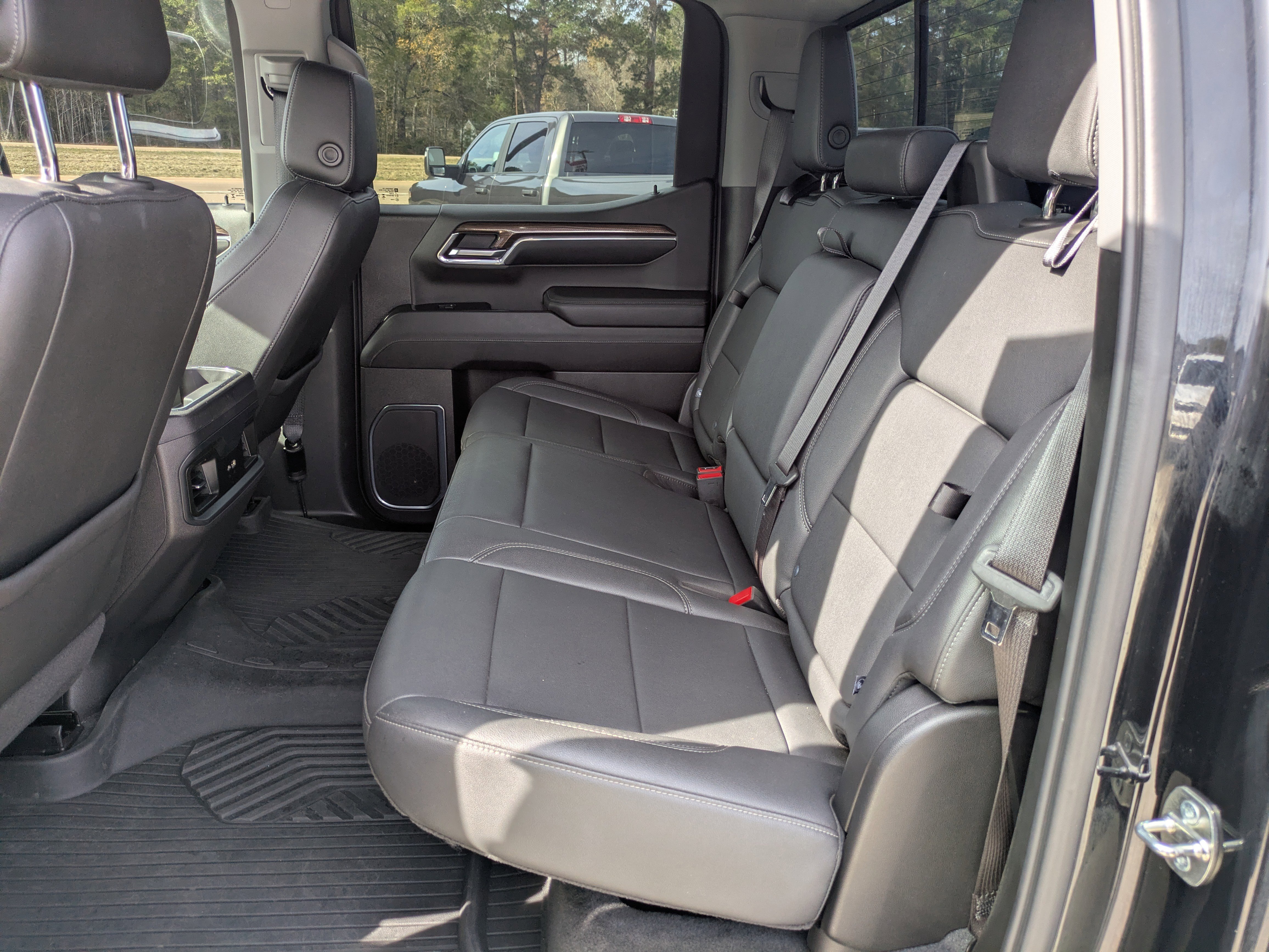 Used 2024 Chevrolet Silverado 1500 LT Trail Boss w/ Convenience Package II image 11