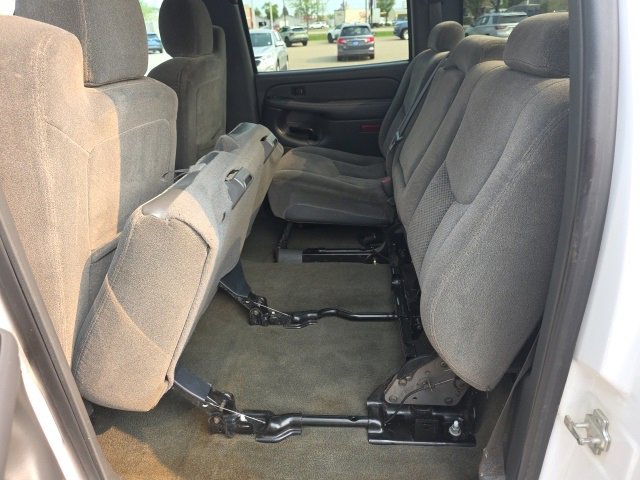 Used 2006 Chevrolet Silverado 2500 LT w/ Heavy-Duty Power Package image 26