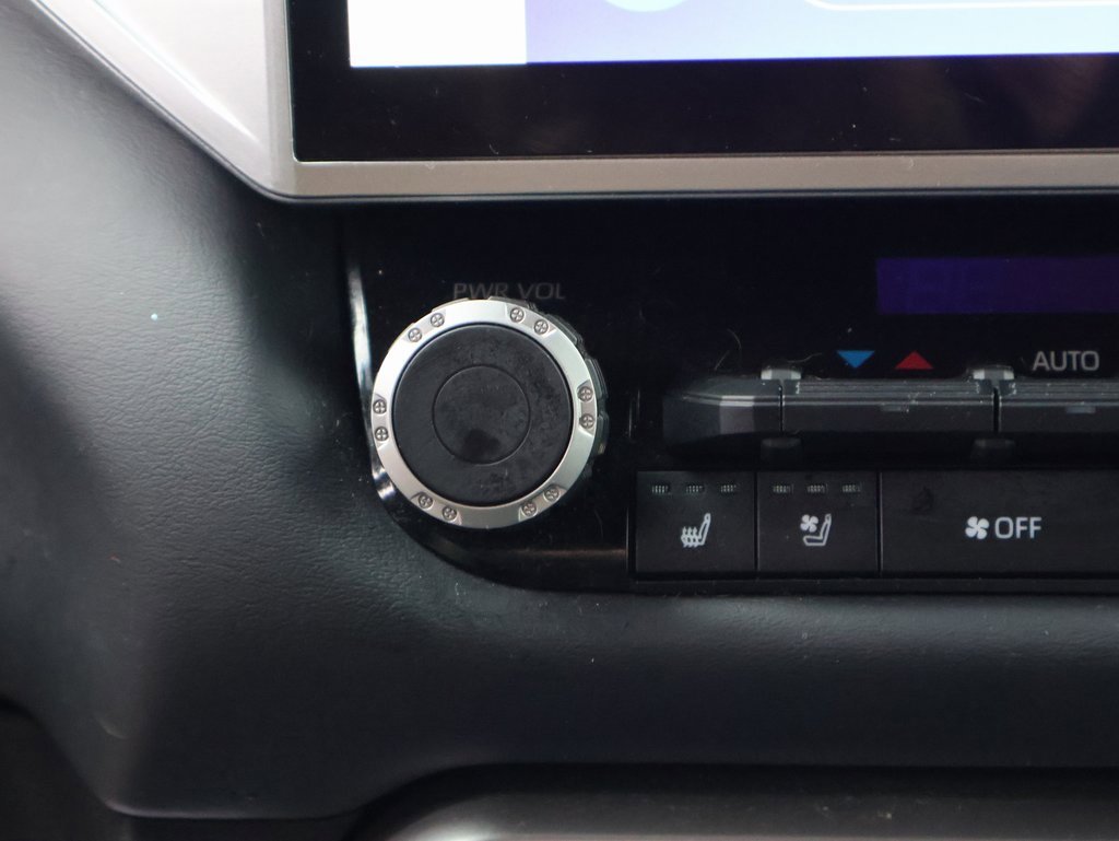 Used 2022 Toyota Tundra Platinum image 30