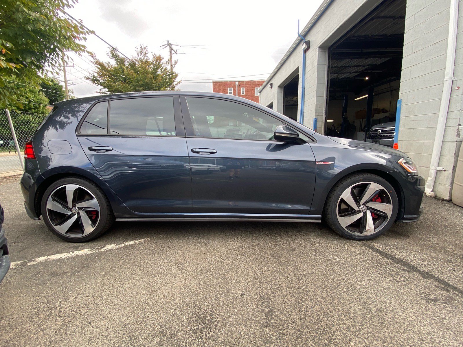 Used 2018 Volkswagen GTI SE FWD image 2