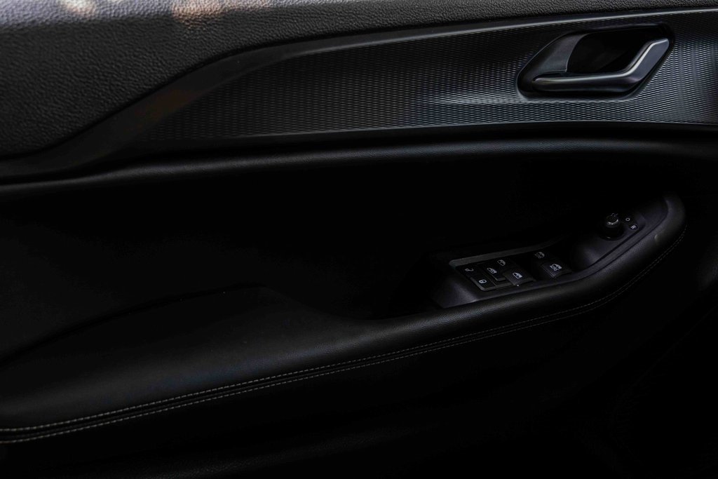 Used 2023 Jeep Grand Cherokee L Laredo image 14