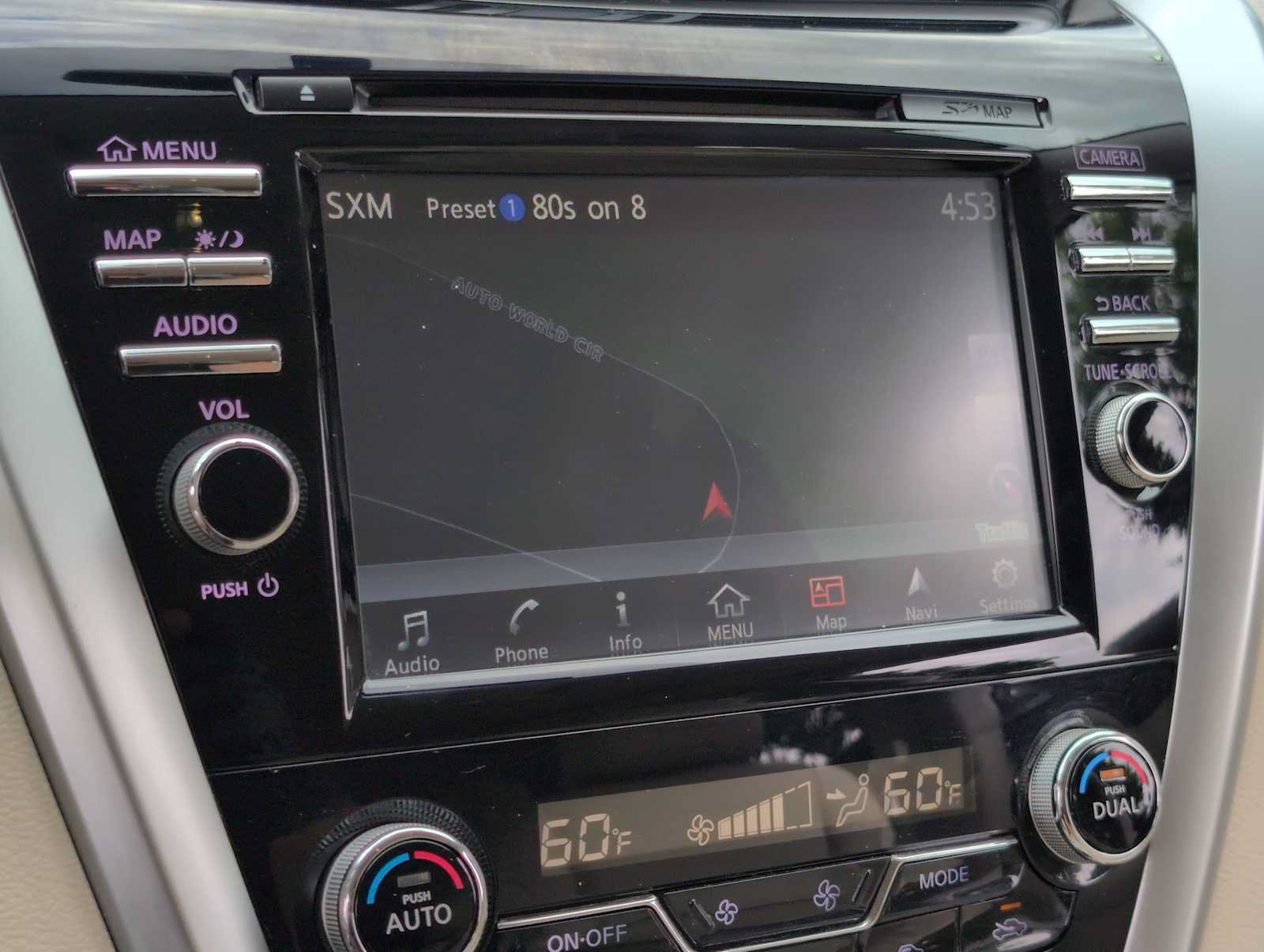 Used 2015 Nissan Murano Platinum w/ Platinum Technology Package AWD/4WD image 28