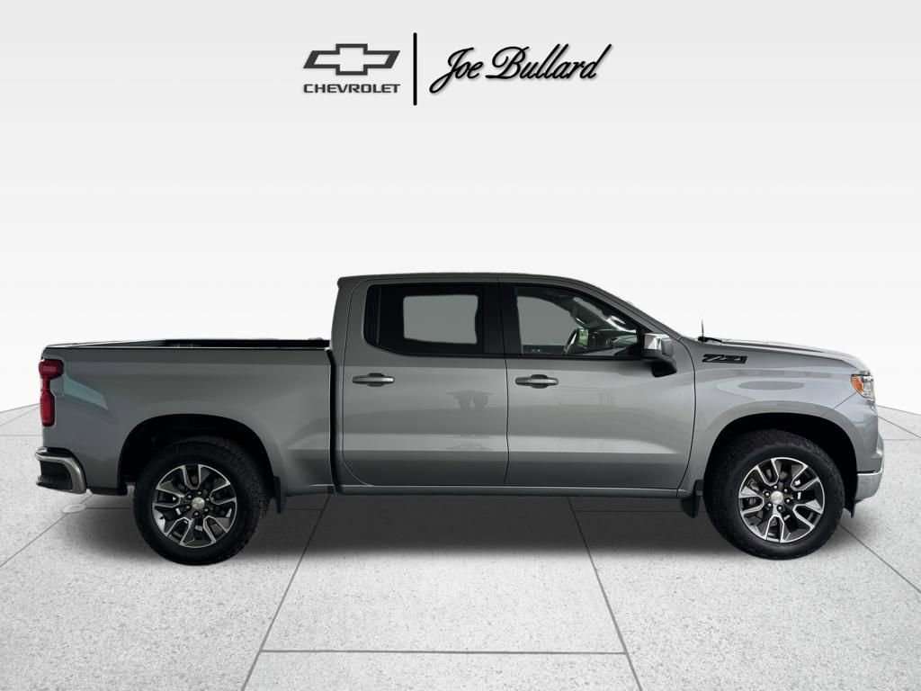 Used 2023 Chevrolet Silverado 1500 LT w/ Z71 Off-Road Package image 7