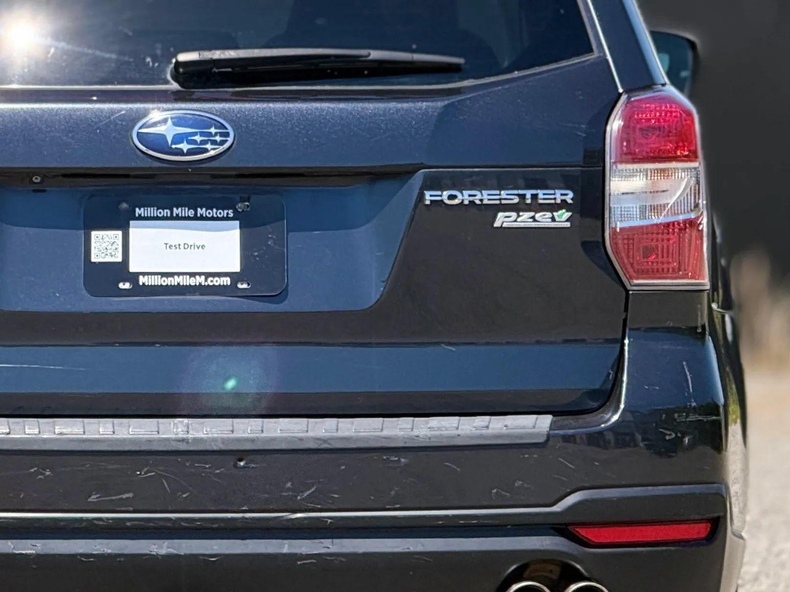 Used 2015 Subaru Forester 2.5i Premium w/ All-Weather Package AWD/4WD image 14