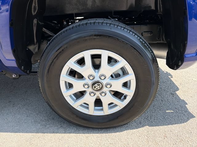Used 2025 Toyota Tacoma SR5 AWD/4WD image 31