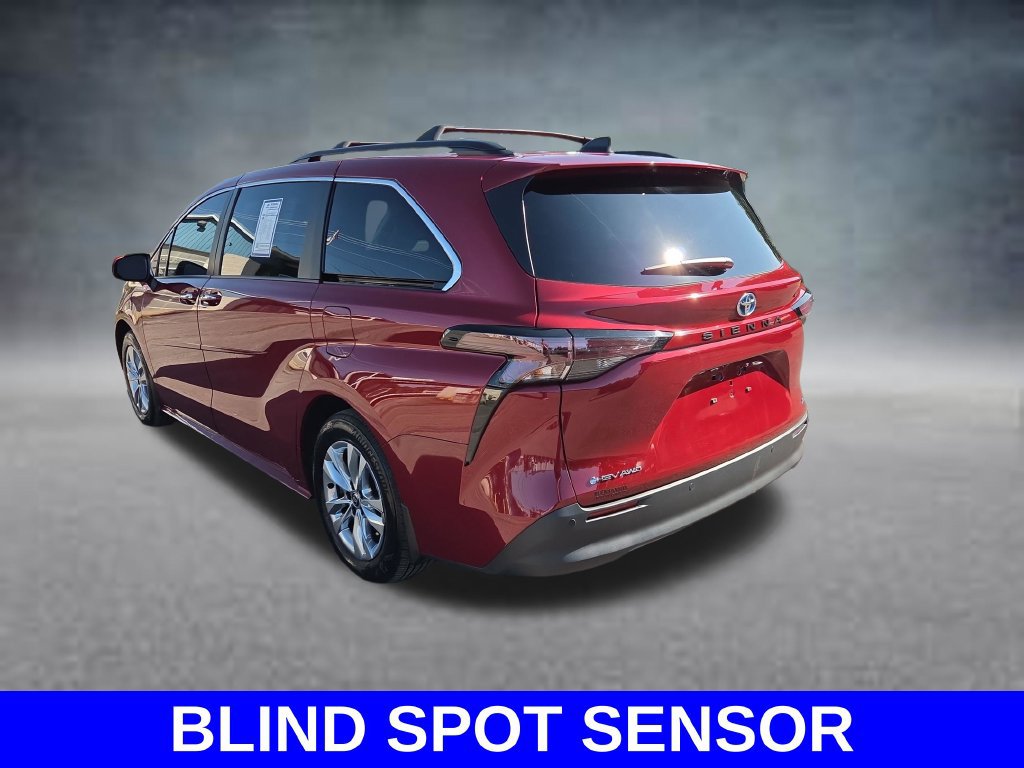 Used 2025 Toyota Sienna XLE w/ XLE Plus Package AWD/4WD image 7