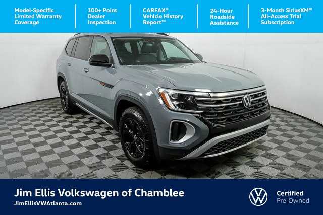 Certified 2025 Volkswagen Atlas Peak Edition SE image 1