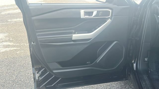 Used 2023 Ford Explorer XLT image 19