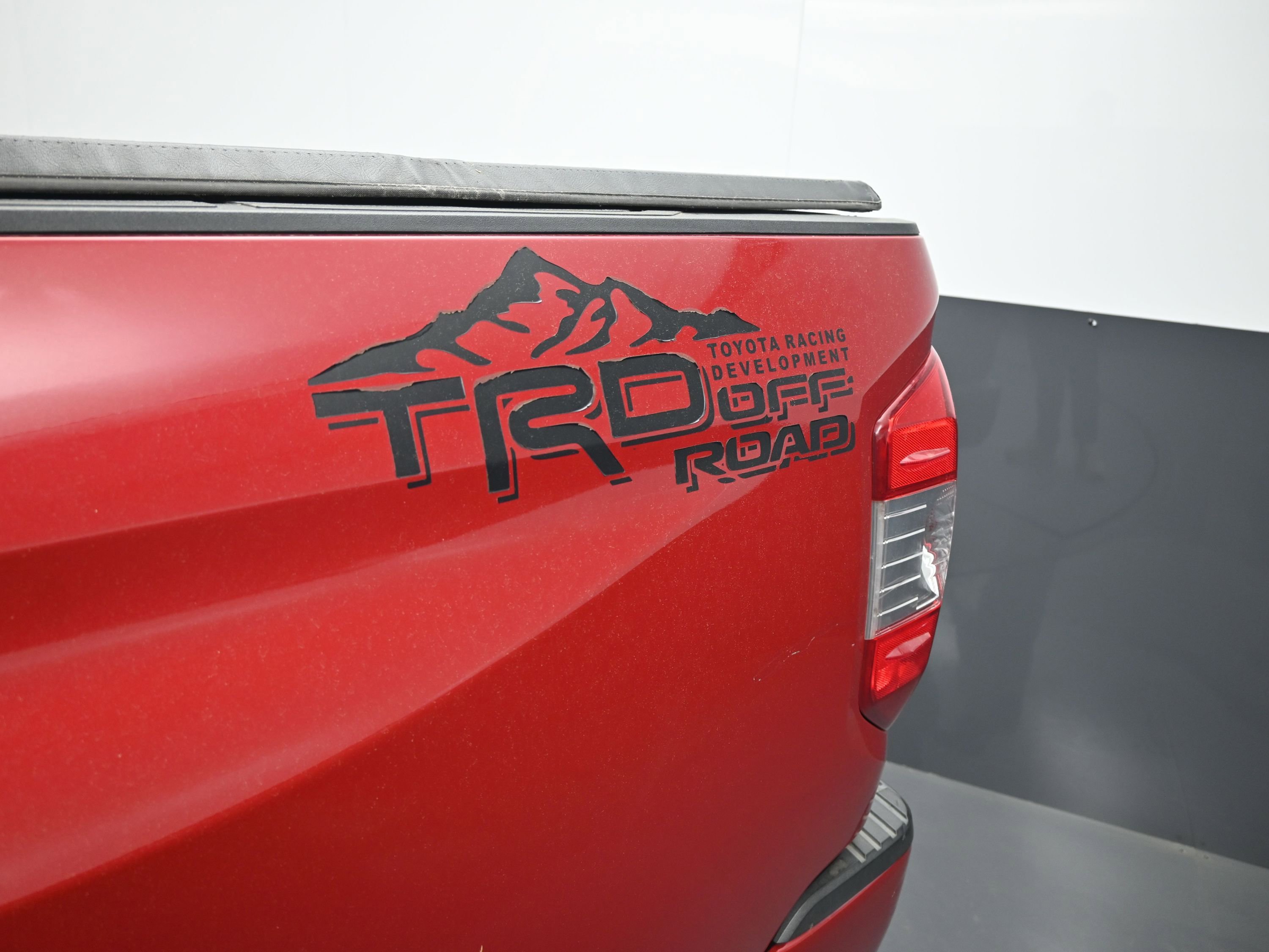 Used 2018 Toyota Tundra Limited w/ Limited Premium Package AWD/4WD image 22