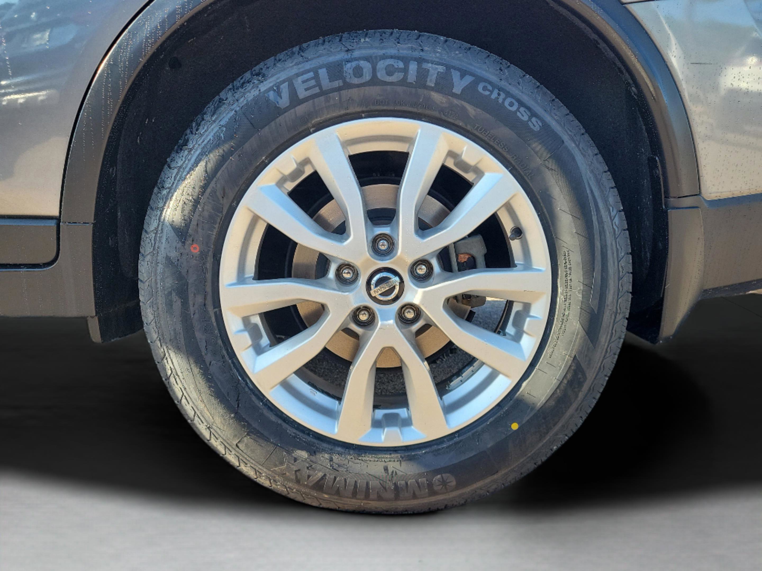 Certified 2017 Nissan Rogue SV image 7