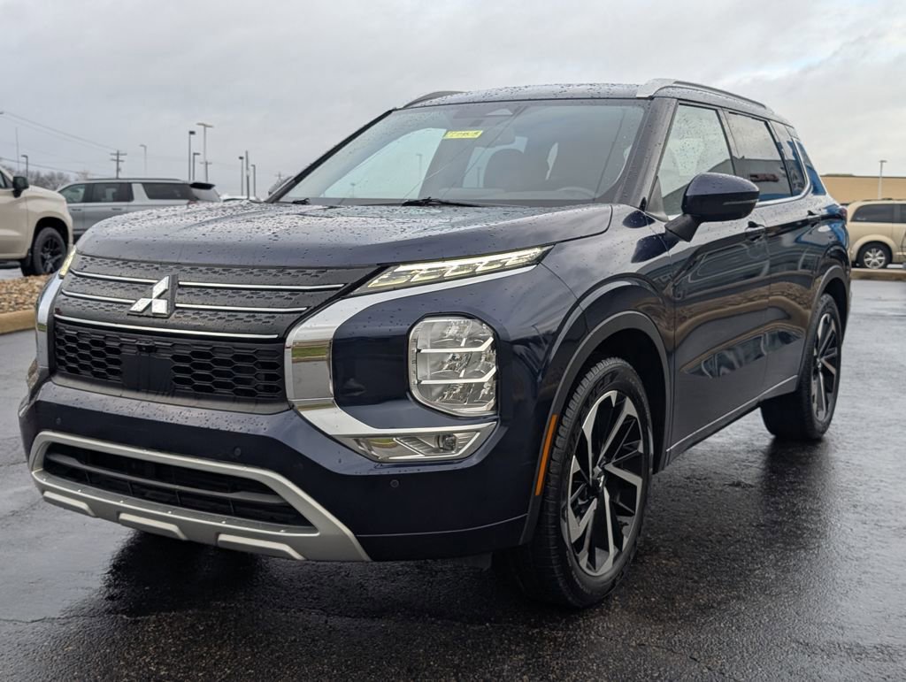 Used 2022 Mitsubishi Outlander SEL image 3