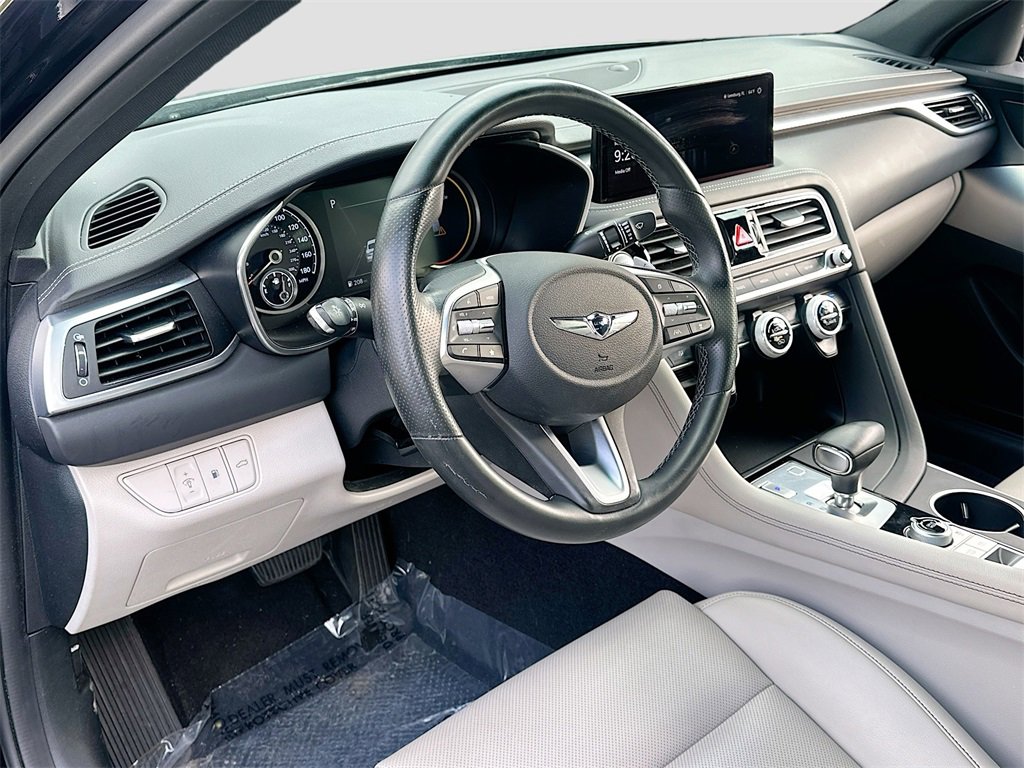 Used 2023 Genesis G70 2.0T image 9