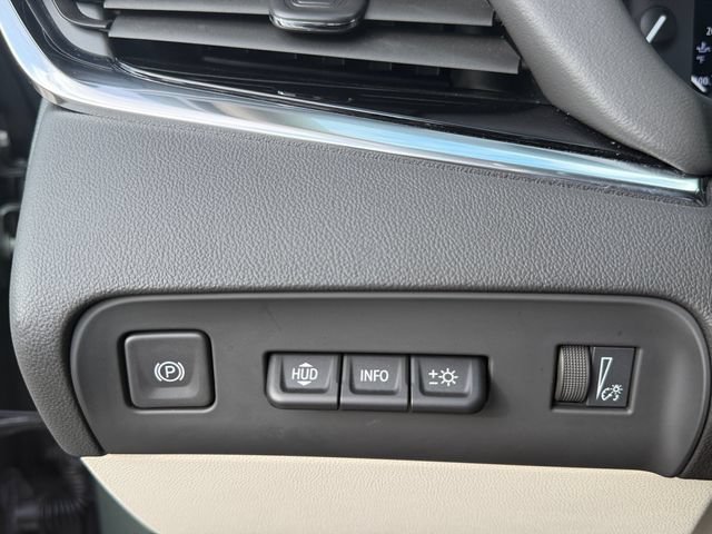 Used 2024 Buick Enclave Avenir w/ Avenir Technology Package AWD/4WD image 30