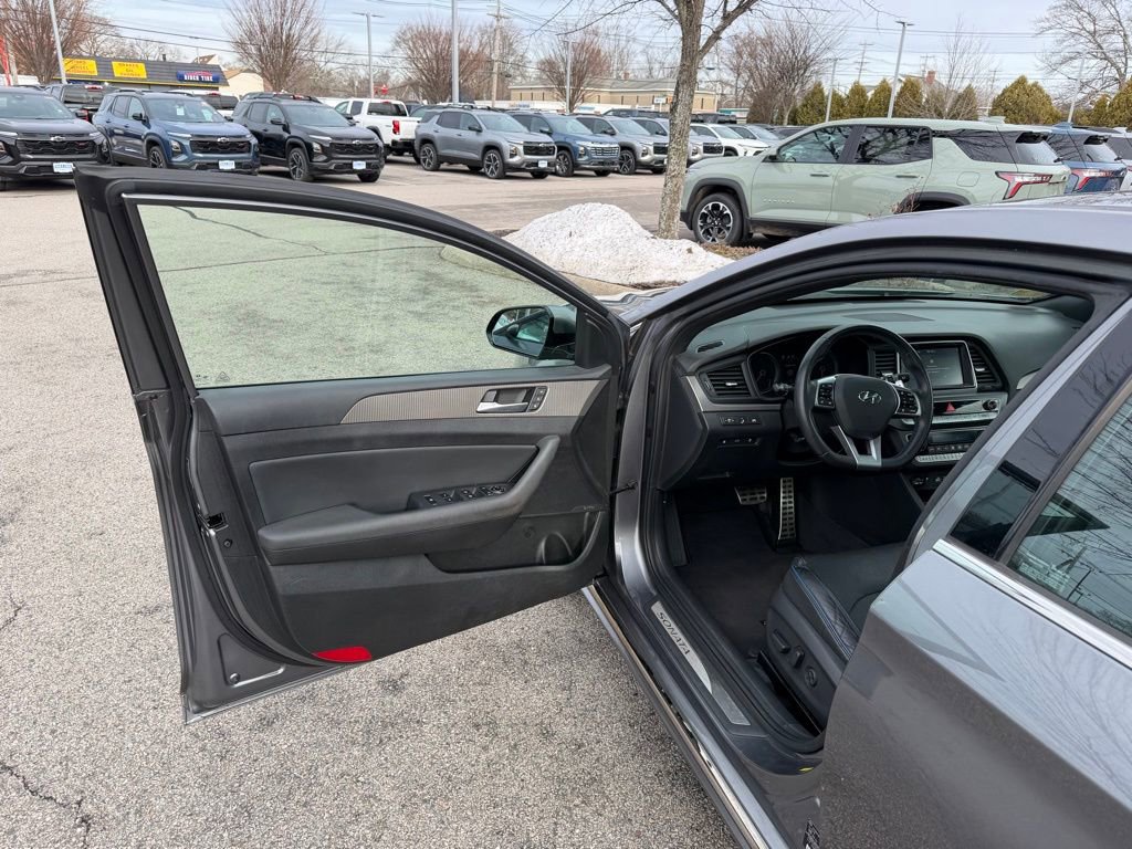 Used 2018 Hyundai Sonata Limited image 10