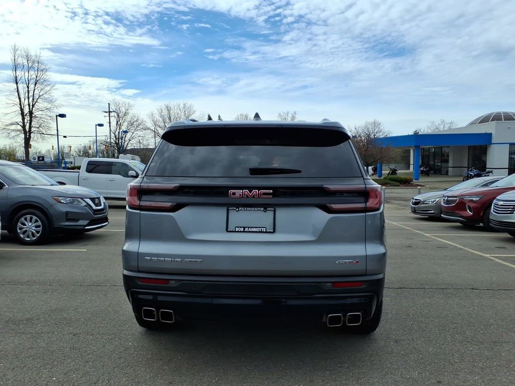 Used 2024 GMC Acadia AT4 w/ Luxury Package image 6