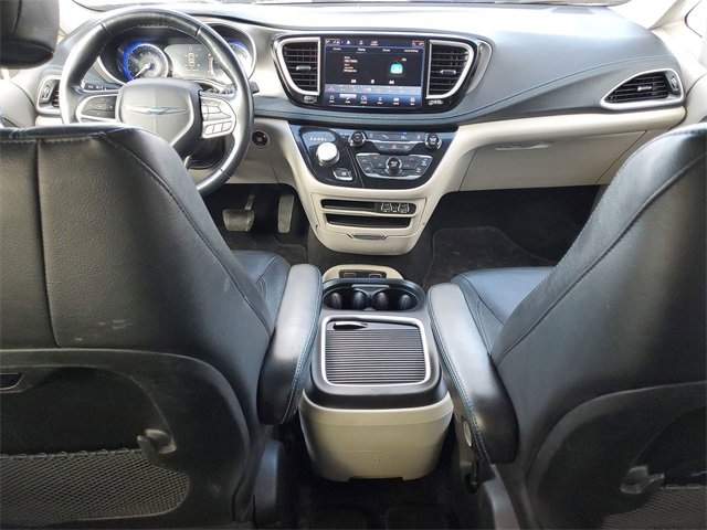 Used 2021 Chrysler Pacifica Touring-L image 19