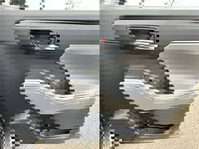 Used 2022 Toyota Highlander XLE image 24