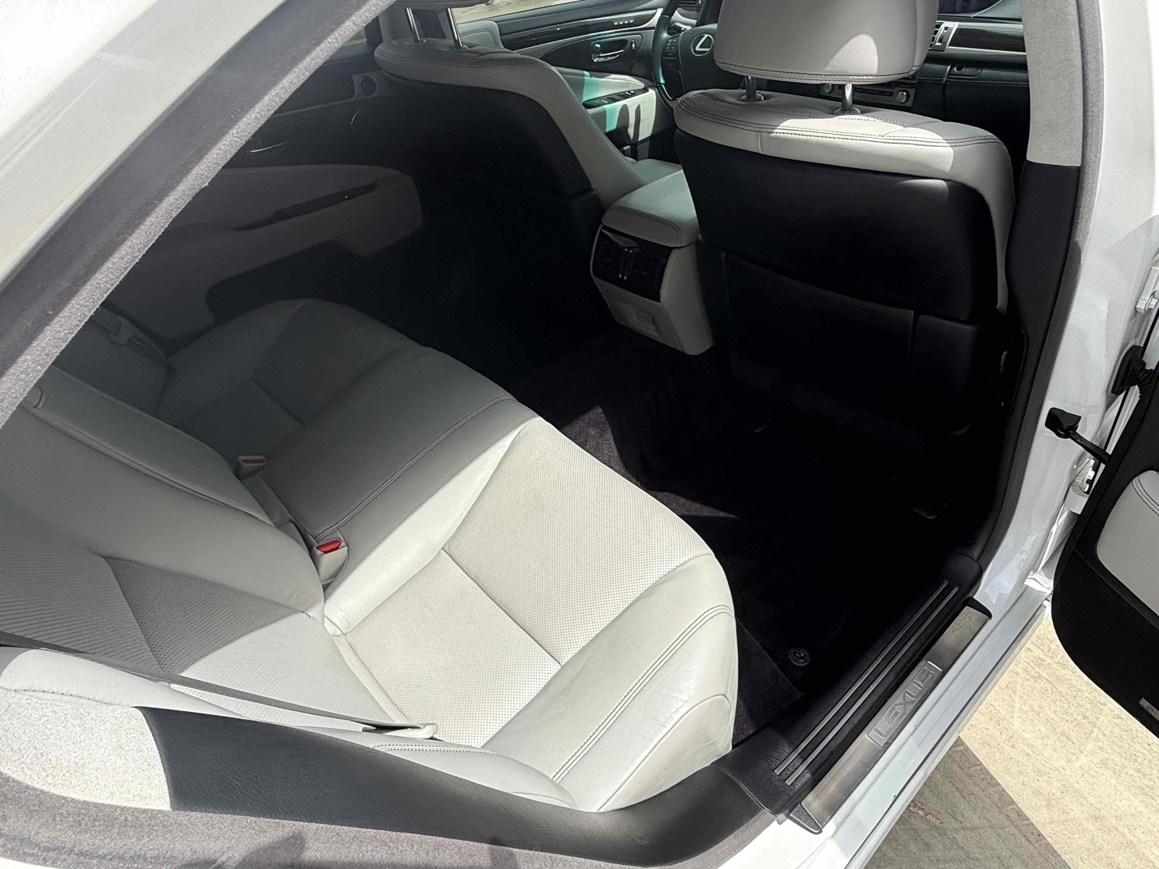 Used 2013 Lexus LS 460 L w/ All-Weather Pkg image 53