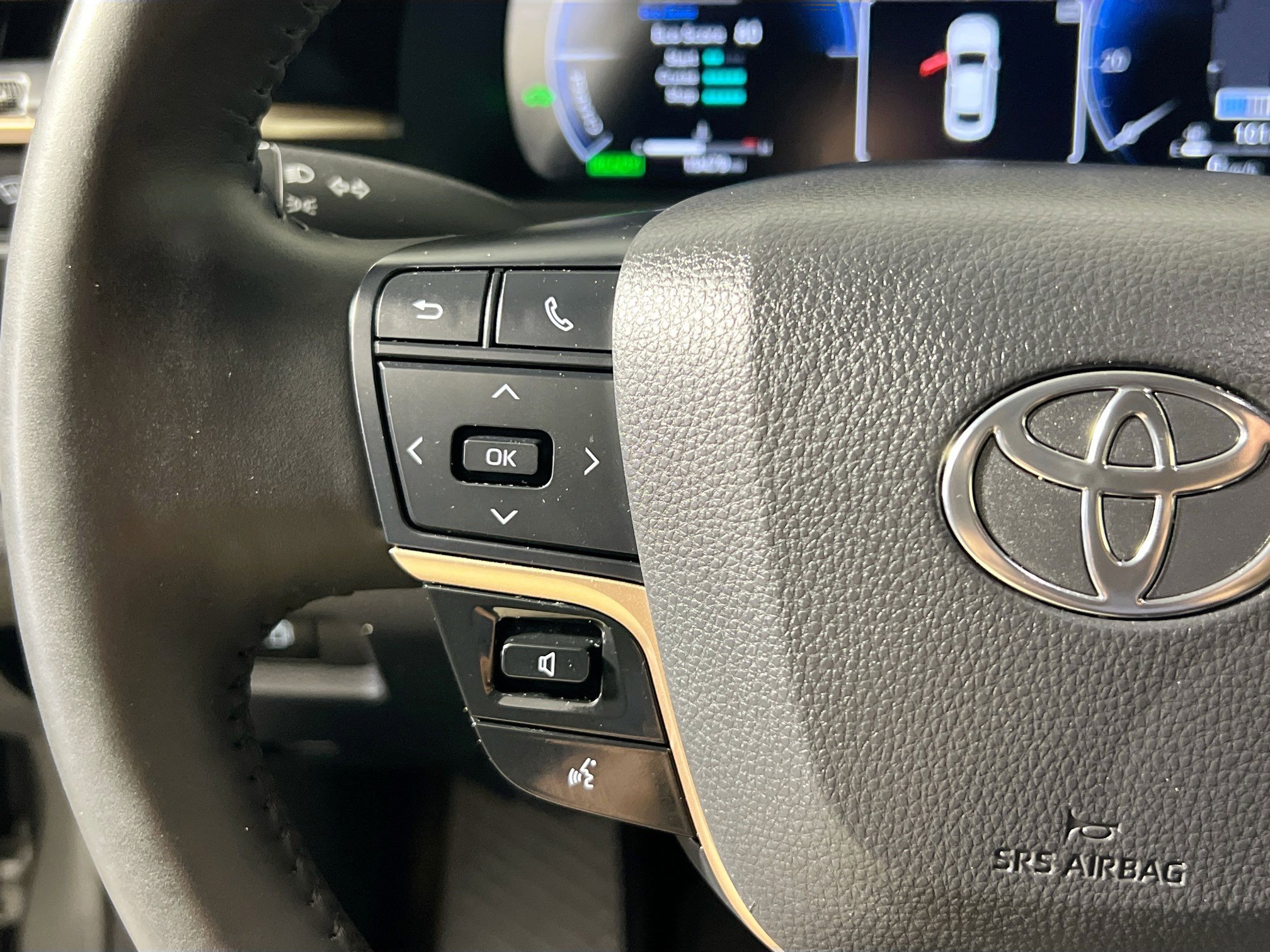 Used 2023 Toyota Crown Limited image 18