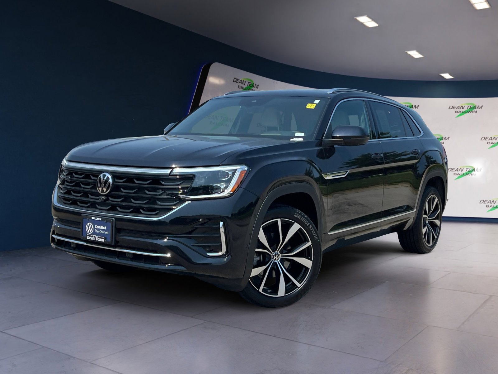 Certified 2025 Volkswagen Atlas Cross Sport SEL Premium R-Line image 3