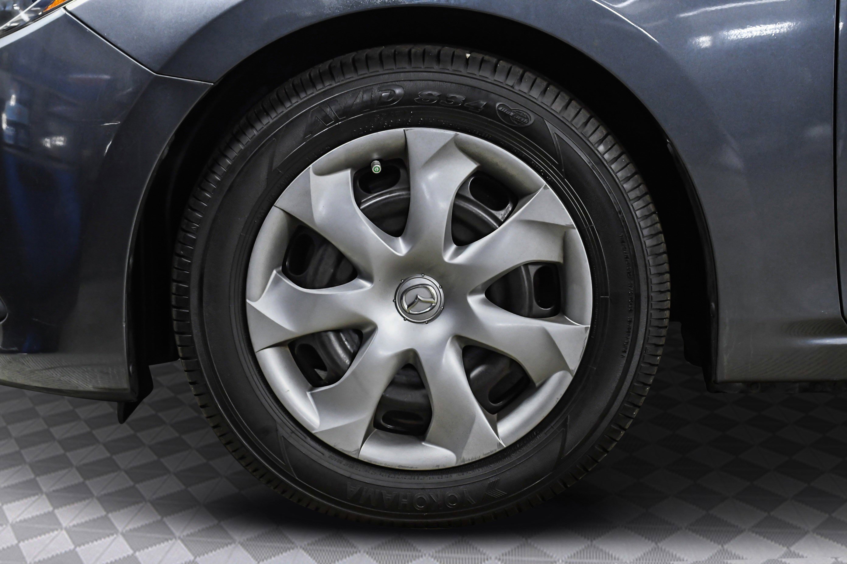 Used 2016 MAZDA MAZDA3 i Sport image 29